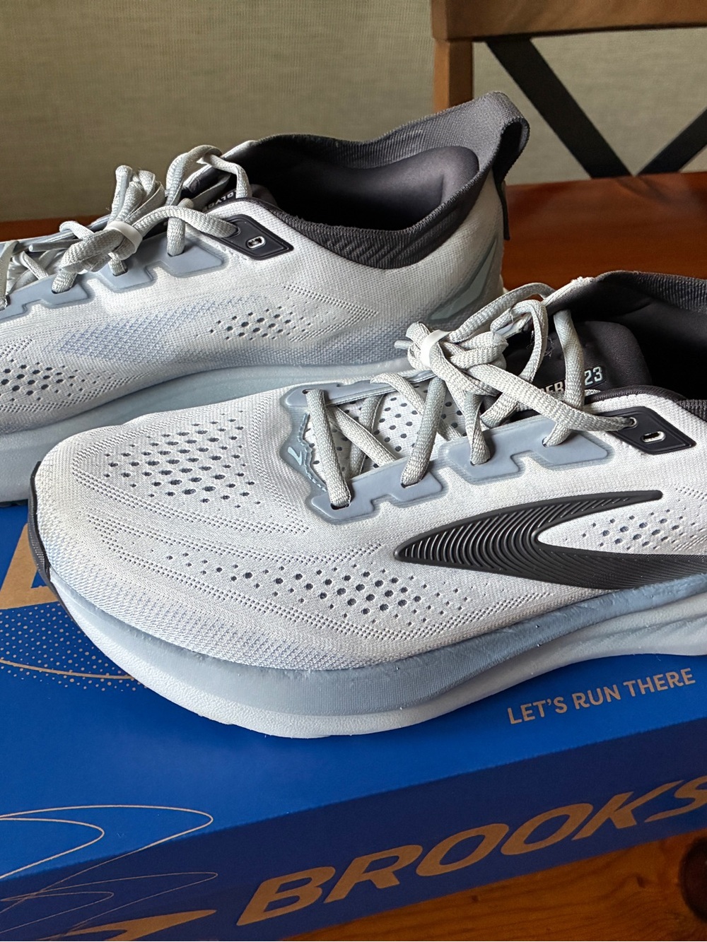 Men’s Brooks Glycerin 23 size 12 M Running Shoes/ Sneakers